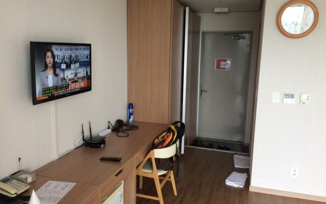 Athlete's Temporary Lodge