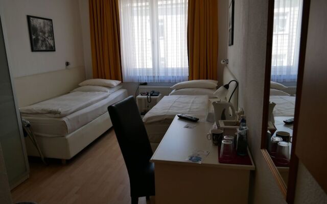 Stadt-gut-Hotel Rheinischer Hof
