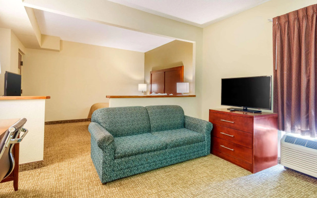 Quality Inn & Suites Olde Town