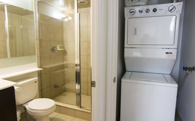 Maplewood Suites - Square One