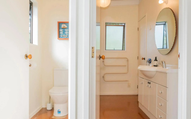 Cooks Crib - Cook's Beach Holiday Home