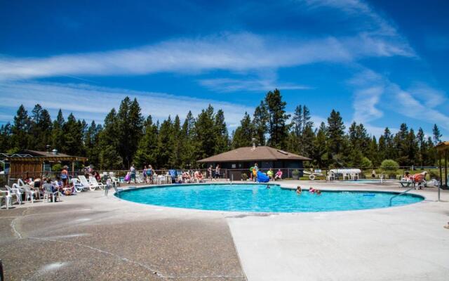 Bend-Sunriver Camping Resort Studio Cabin 6