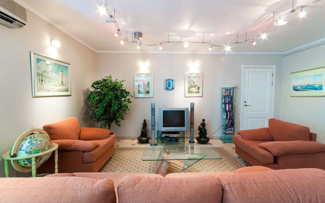 Apartment at Millionnaya 29