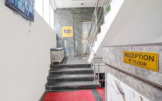 Fabhotel Rlv Green Palace