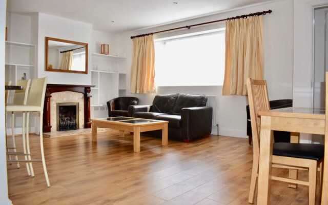 2 Bedroom Home With Parking In Ballsbridge