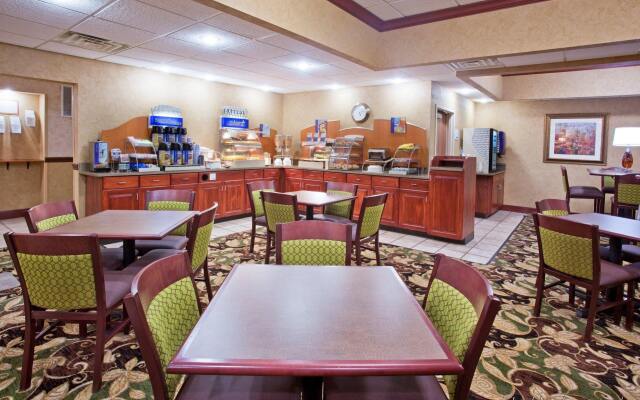 Holiday Inn Express & Suites Troy, an IHG Hotel