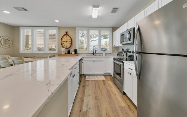 Boardwalk 199 3 Bedroom Condo by Redawning