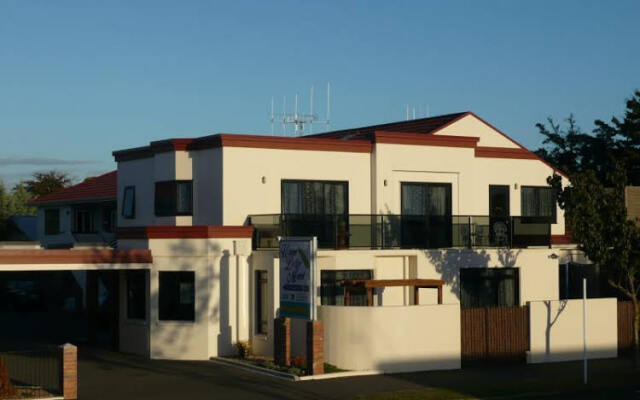 Ulster Lodge Motel