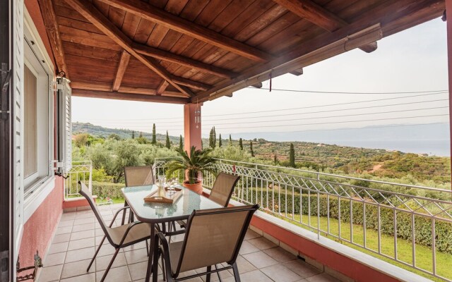 Country House with Panoramic View And Beach Access