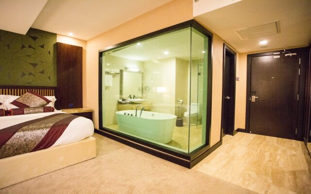 Royale Signature Hotel