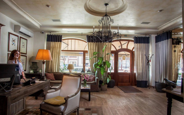 Palais Royal Hotel