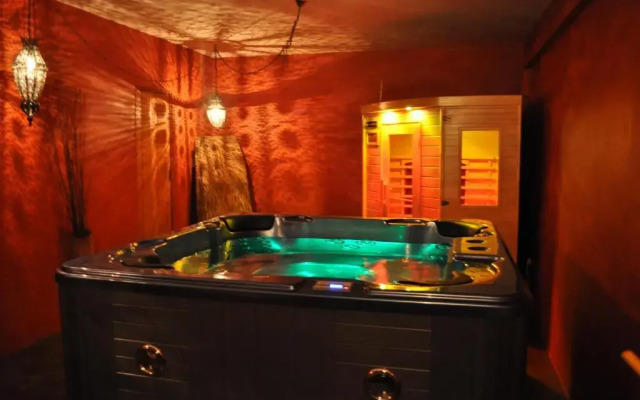 Aloni Hotel