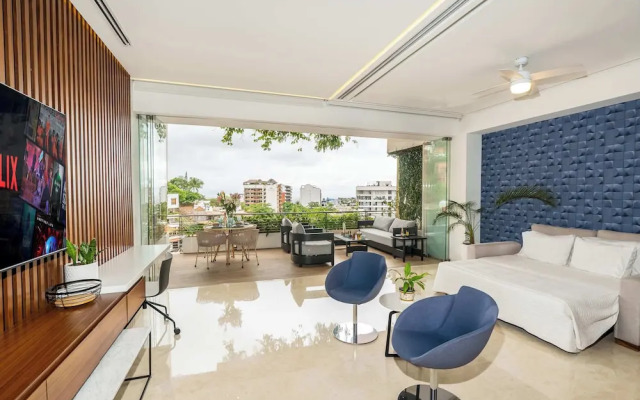 Soho PV Stunning Views Luxury Heated Rooftop Pool