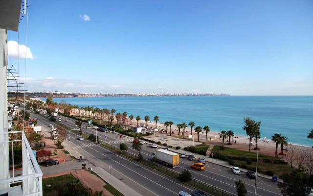Kristal Beach Hotel