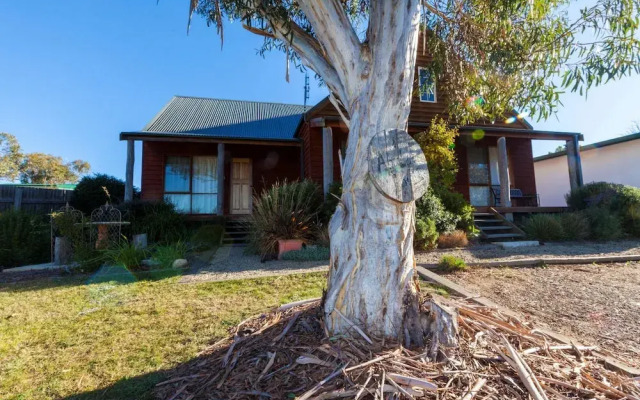 Aarlaur 1- Loft Style Townhouse in Jindabyne