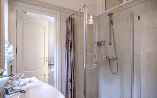 Deluxe private city Villa