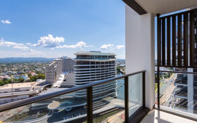 High End Stylish Apartment by Hostrelax