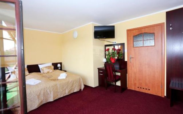 Edmar - Hotel Rooms and Restaurant