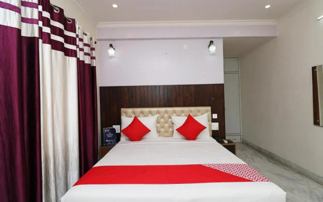Collection O 28453 Galaxy Hotel