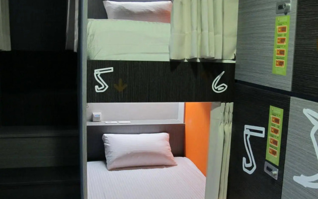 Uno Backpackers Inn