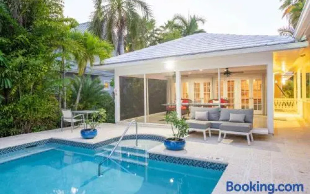 Great Escape-4BR by Grand Cayman Villas & Condos