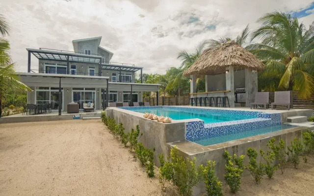 Conmigos 3 Bedroom Condo - Unit 2