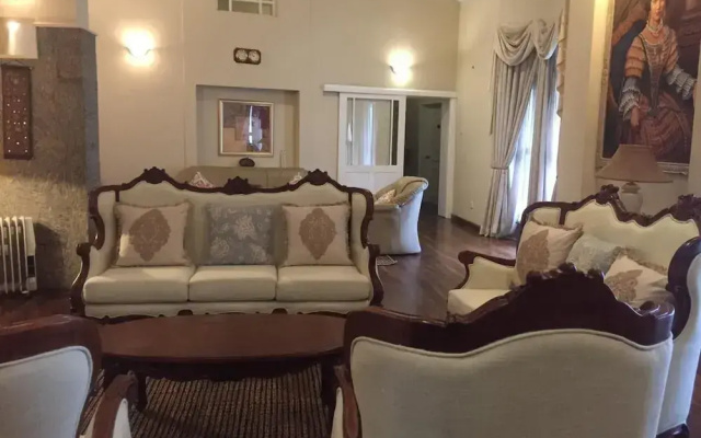 Grand Bungalow Nuwara Eliya by Seven Angels