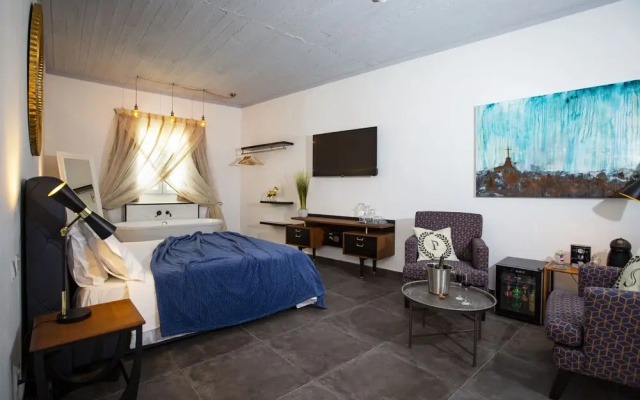Pjazza Suites Boutique Hotel