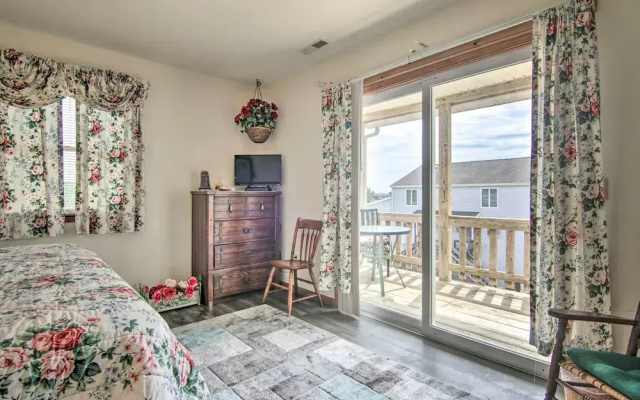 Chincoteague Townhome w/ Pony Views From Deck!