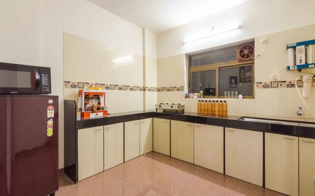 OYO 4573 Apartment near BKC
