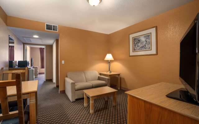 Days Inn & Suites by Wyndham Surprise