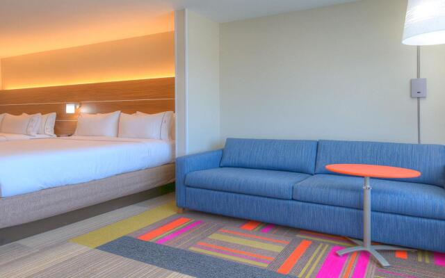 Holiday Inn Express Hotel & Suites Mount Pleasant, an IHG Hotel