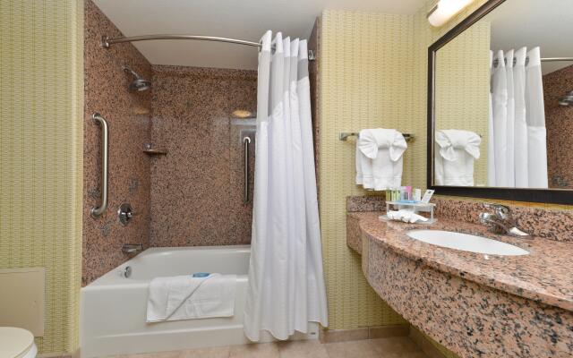 Holiday Inn Express Sacramento Airport Woodland by IHG