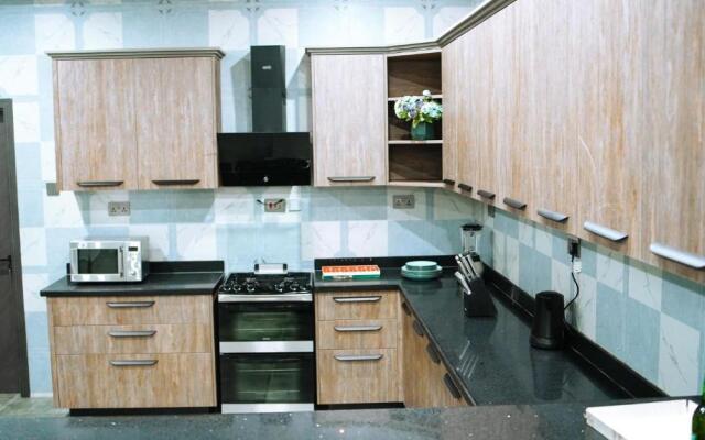 Immaculate 3-bed Apartment in Accra