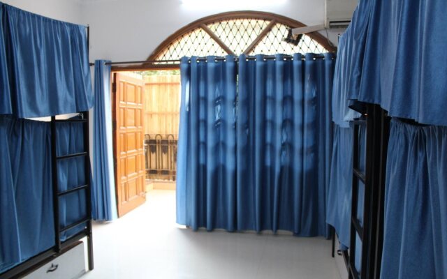 Bunkin Hostel