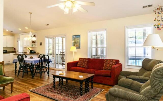 Island Delight by Oak Island Accommodations