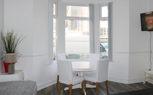 3 Fitzhamon Embankment APARTMENTS