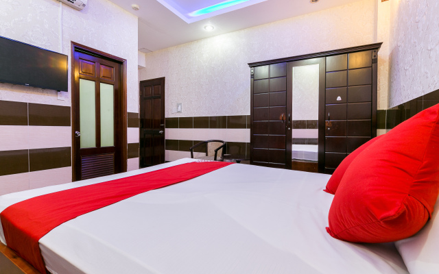 Binh Dung Hotel by OYO Rooms