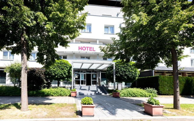 Hotel Aviva