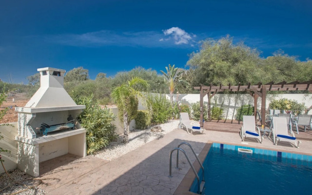 Villa Josie, Modern 3Bdr Ayia Napa Villa With Pool