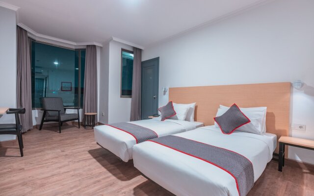 Super OYO Townhouse 2 Hotel Gunung Sahari