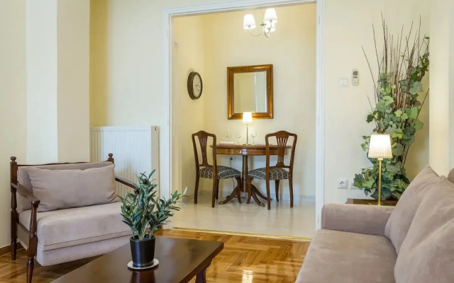 Chic flat in Kolonaki next to American Embassy