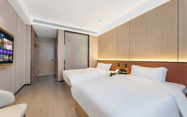 Wanzai Yijia La Maison Hotel