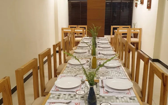 OYO Rooms Mussoorie Library