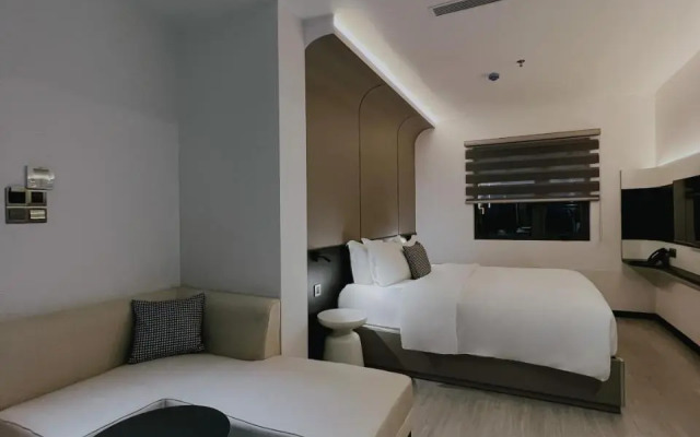 Tropical, Center District 1, HCMC