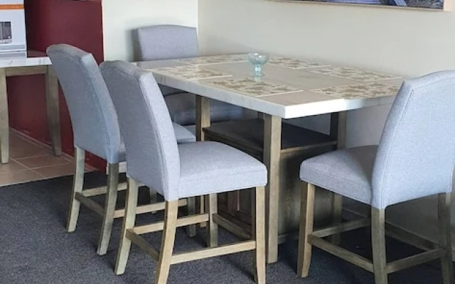 Chevron Tower3 has 2bedrooms 2beds With Car Park