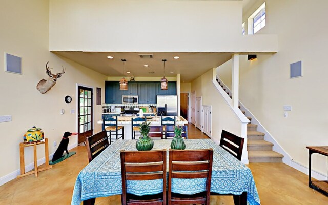 Open-Concept Cabin - 1 Br cabin by RedAwning