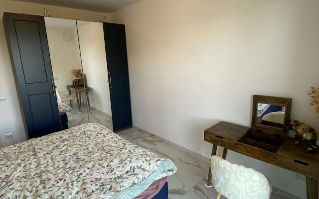 Amadeus Apartment With Lake View in Baveno