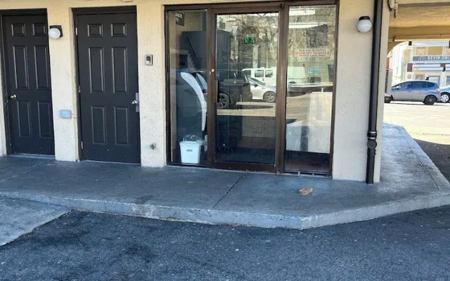 Metro Motel