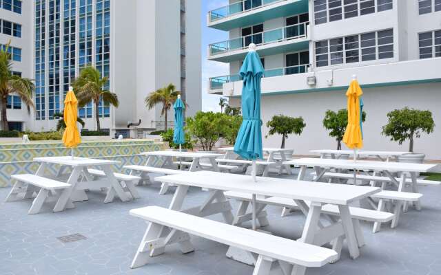 Seacoast Suites on Miami Beach